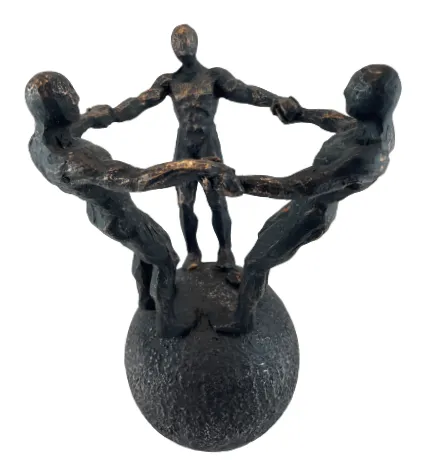 figurka-osoby-na-kuli-26cm-stan-nowy