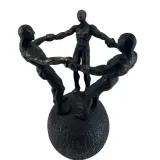 figurka-osoby-na-kuli-26cm-kod-producenta-pl-964