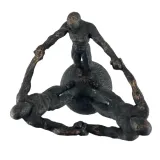 figurka-osoby-na-kuli-26cm-stan-nowy-wysokosc-produktu-26-cm