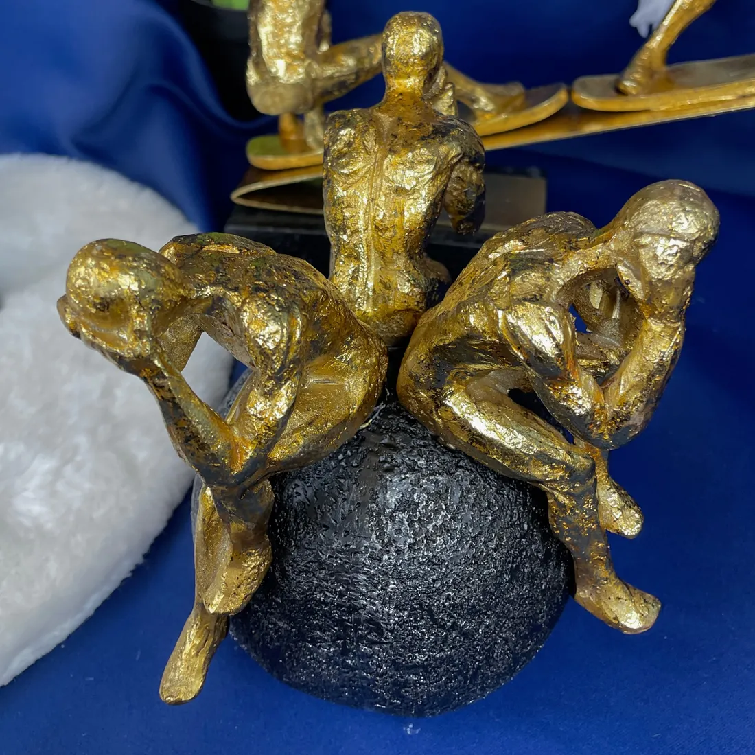 figurka-osoby-na-kuli-19cm