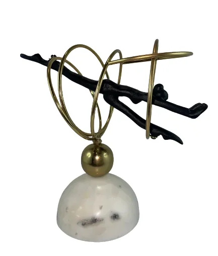 figurka-kobieta-215-cm-kolor-czarny-grafit-odcienie-zoltego-i-zlota-wielokolorowy