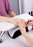 nokano-podporka-pod-dlonie-i-stopy-biala-profesjonalna-do-manicure-basic-kolor-bialy-marka-nokano