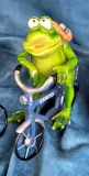 figurka-zaba-na-rowerze-stan-nowy