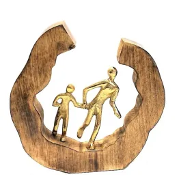 figurka-para-rodzina-zlota-w-drewnianej-podkowie-245x245x5