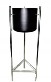 kwietnik-metalowy-srebrny-z-czarna-donica-81cm