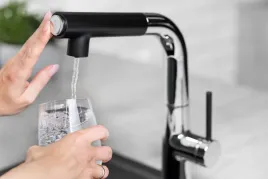 kfa-bateria-kuchenna-mungo-z-funkcja-filtracji-wody-chrom-czarny-6733-91