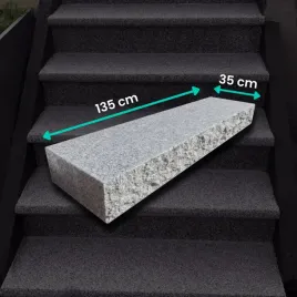 blok-schodowy-granitowy-g602-plomieniowany-z-lupanym-frontem-135x35x15-cm