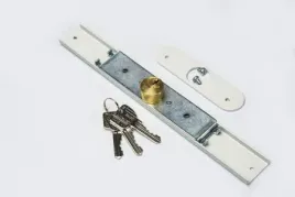 zamek-baskwilowy-z-bebenkiem-o25-mm-i-plytka-bialy