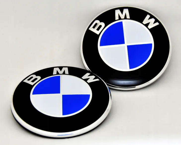 bmw-emblemat-e34-e36-e39-e46-e60-e90-f10-f30-74mm-na-klape-tyl-niebieski-waga-z-opakowaniem-0-1-kg