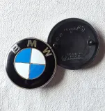bmw-emblemat-e34-e36-e39-e46-e60-e90-f10-f30-74mm-na-klape-tyl-niebieski-jakosc-czesci-zgodnie-z-gvo-z-zamiennik
