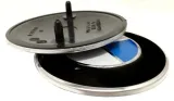 bmw-emblemat-e34-e36-e39-e46-e60-e90-f10-f30-74mm-na-klape-tyl-niebieski-numer-katalogowy-czesci-b4622a