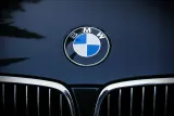 bmw-emblemat-e34-e36-e39-e46-e60-e90-f10-f30-74mm-na-klape-tyl-niebieski-stan-nowy-numer-katalogowy-czesci-b4622a
