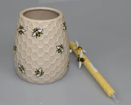 pen-holder-co-bee-zestaw-dlugopis-kubek-na-dlugopisy-motyw-ula