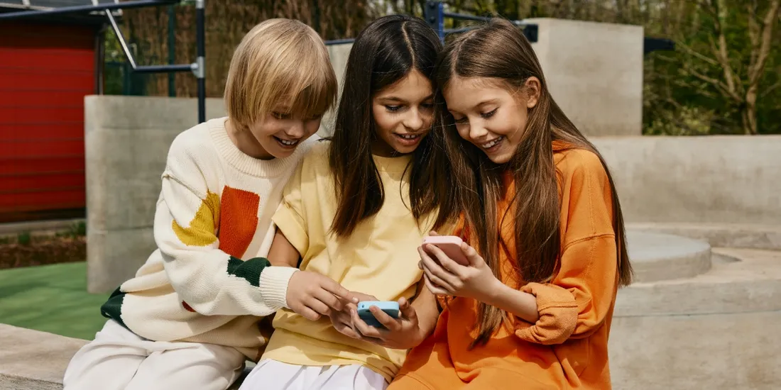 garett-onekid-phone-rozowy