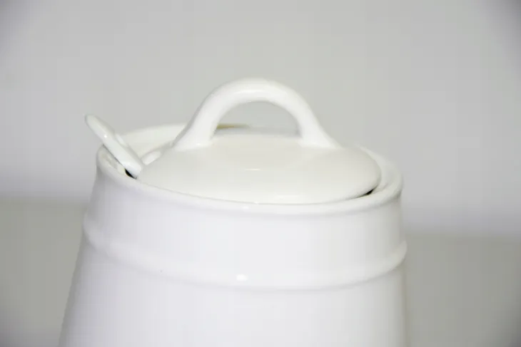 ceramiczny-pojemnik-na-pieprz