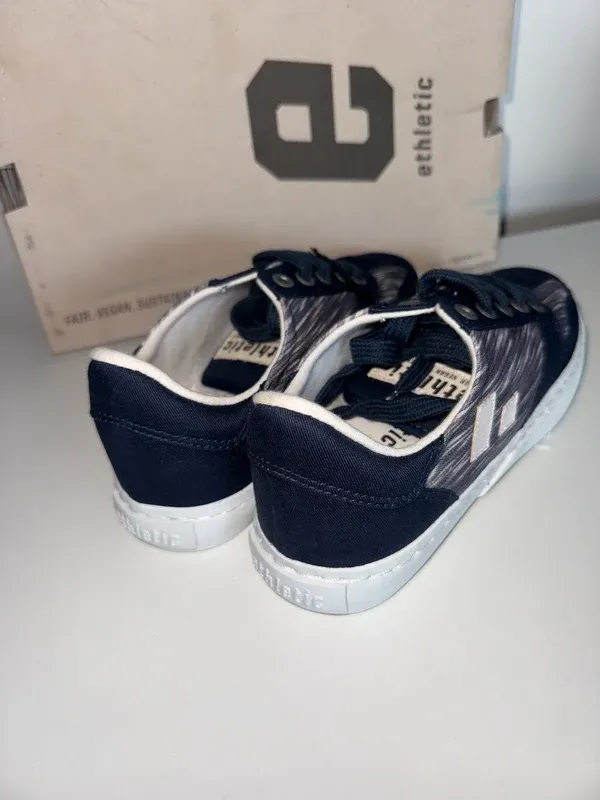 sneakersy-ethletic-stan-nowy