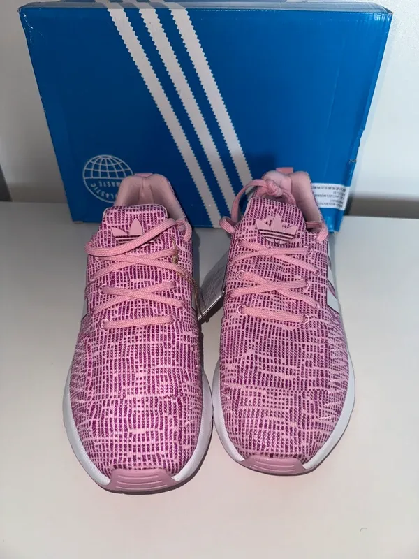 swift-run-22-shoes-adidas-stan-nowy