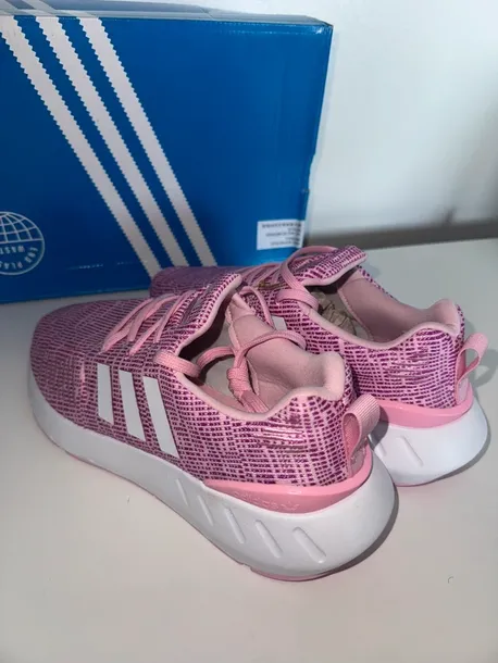 swift-run-22-shoes-adidas-marka-adidas