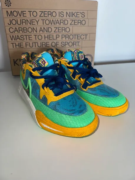 nike-kyrie-8
