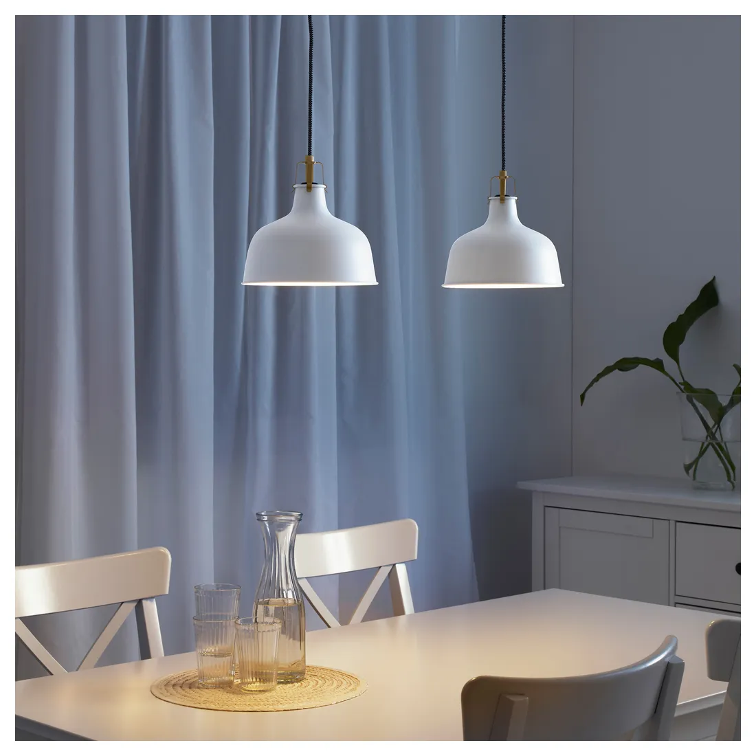 lampa-wiszaca-biala-ranarp-23cm-stan-nowy