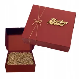 pudelko-prezentowe-swiateczne-ozdobne-bordowe-z-napisem-drewnianym