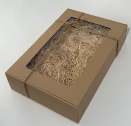 pudelko-prezentowe-z-okienkiem-45x30x10-cm-wypelniacz-85g-sznurek