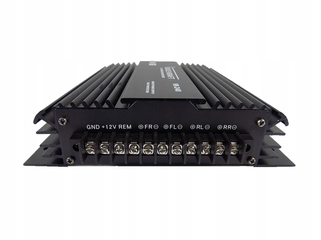 wzmacniacz-samochodowy-1000-watt-4-kanaly-kable