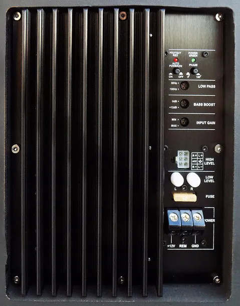 aktywna-skrzynia-tuba-basowa-subwoofer-1000w-kable-stan-nowy