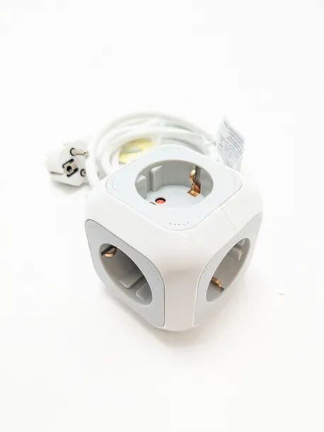gniazdo-elektryczne-scienne-brennenstuhl-bialy-liczba-gniazdek-4-szt