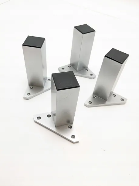 zestaw-4-nozek-do-mebli-ksztalt-kwadratowy