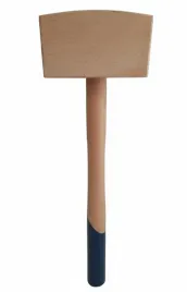 niteo-lekki-mlotek-drewniany