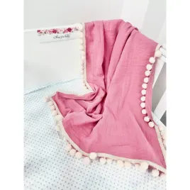koc-muslinowy-pompony-100x75-ciemny-roz