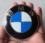 znaczek-logo-emblemat-na-maske-bmw-e81-e87-e82-e88-e36-e46-e90-e91-e92-82mm-stan-nowy-liczba-sztuk-1-szt