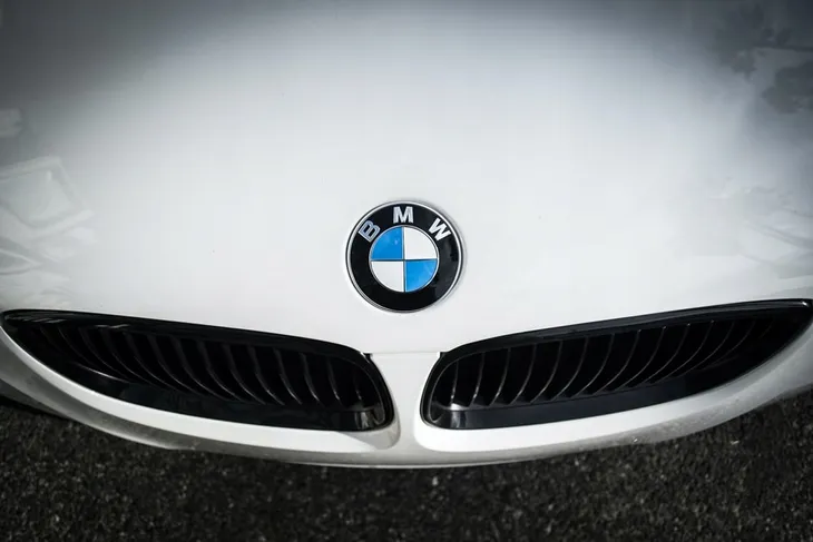 emblemat-bmw-82-mm-znaczek-logo-e87-e81-e46-e60-e61-e90-e91-e36-e84-x3-e83