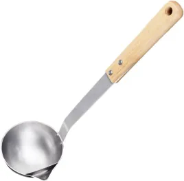 chochla-do-oddzielania-tluszczu-lyzka-cedzakowa-z-drewniana-raczka