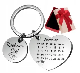 prezent-na-dzien-chlopaka-brelok-kalendarz-srebrny-serce-grawer-gratis