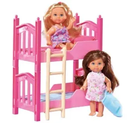 evi-z-pietrowym-lozkiem