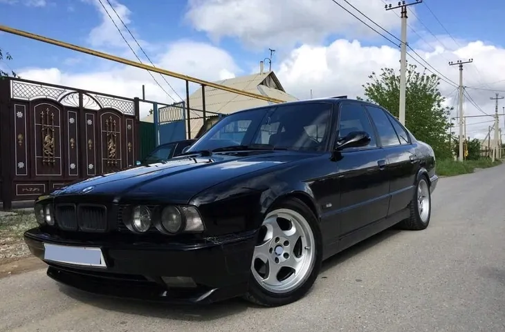 felgi-z-rantem-17-do-bmw-5-e39-e60-e61-6-e24-e63-e64-7-e38-styling-21m-wzor-piecioramienne
