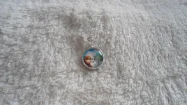 zawieszka-medalik-medalion-elsa-i-anna-kaina-lodu-frozen