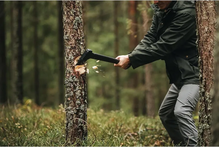 siekiera-rozlupujaca-fiskars-solid-duza-65cm-l-marka-fiskars