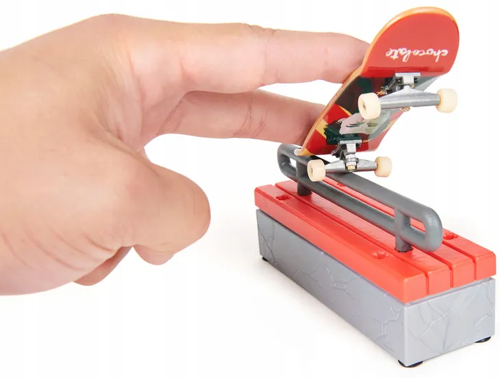 zestaw-spin-master-tech-deck-vs-series-chocolate-krooked-waga-z-opakowaniem-0-28-kg