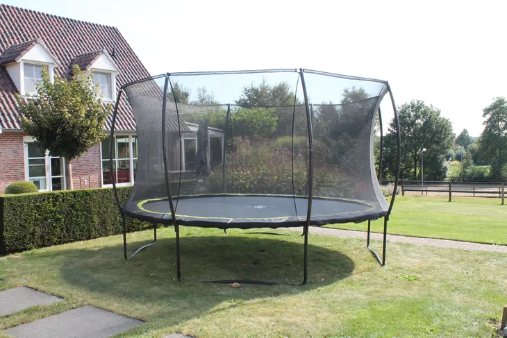 trampolina-exit-silhouette-z-siatka-certyfikaty-opinie-atesty-ce