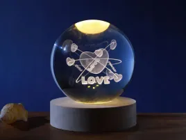prezent-szklana-kula-8cm-lampka-na-biurko-z-serduszkiem-podswietlenie-led