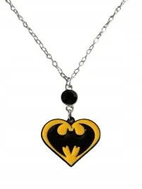 naszyjnik-wisiorek-serce-z-batmanem-batarang-nietoperz-batman-goth-prezent