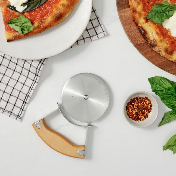 noz-do-pizzy-slice-full-circle-stan-nowy