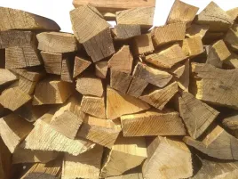 drewno-mix-do-wedzenia-buk-olcha-czeresnia-zestaw-okorowane-recznie