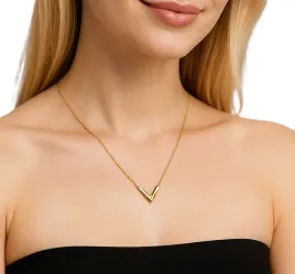 naszyjnik-ksztalt-litery-v-celebrytka-bizuteria-stal-ch316l-platerowana-18k