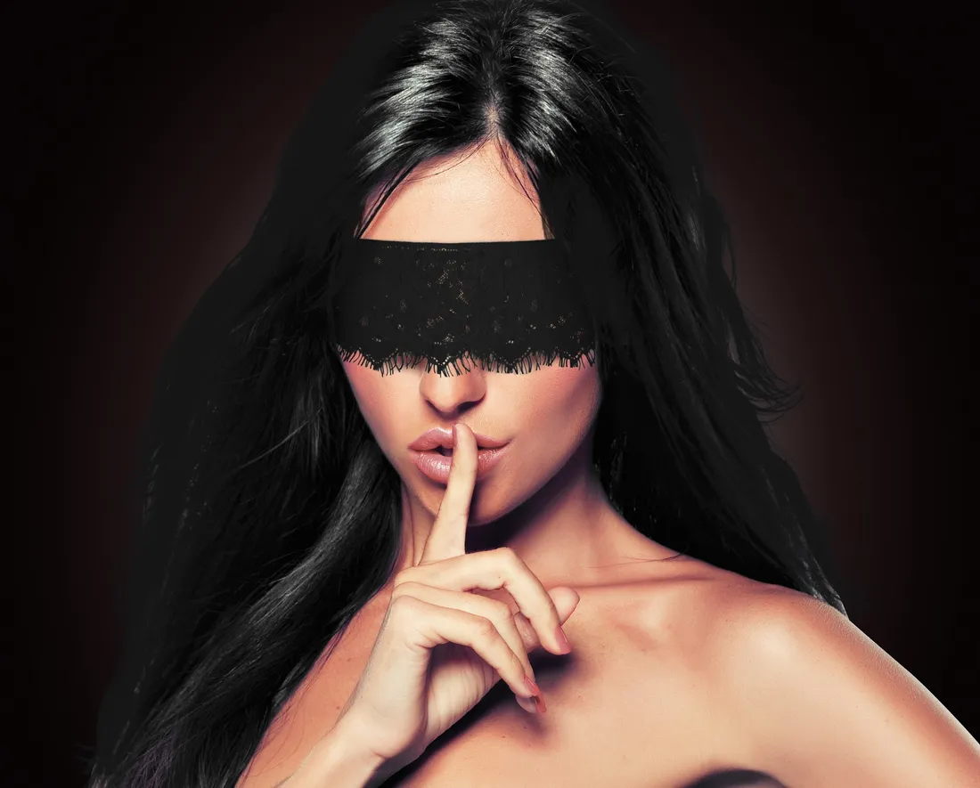 mystere-lace-mask-black-shots-kolor-czarny