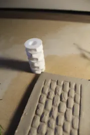 maly-walek-do-gliny-wzor-stary-mur