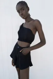 zara-czarny-krotki-top-6929216